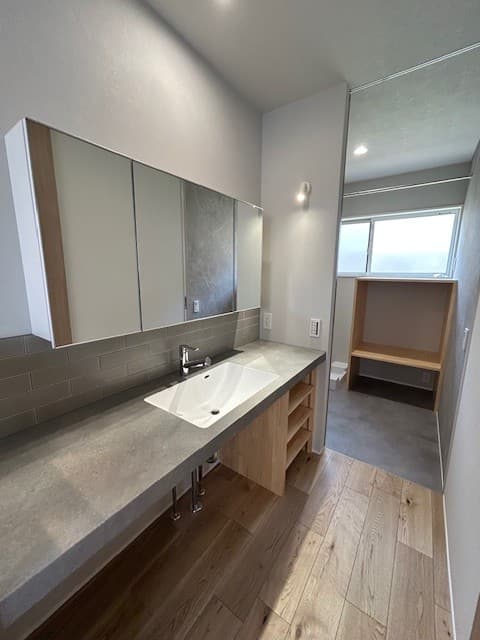 スタイリッシュな洗面化粧台