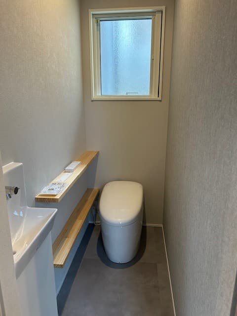 廊下沿いに配置されたトイレ