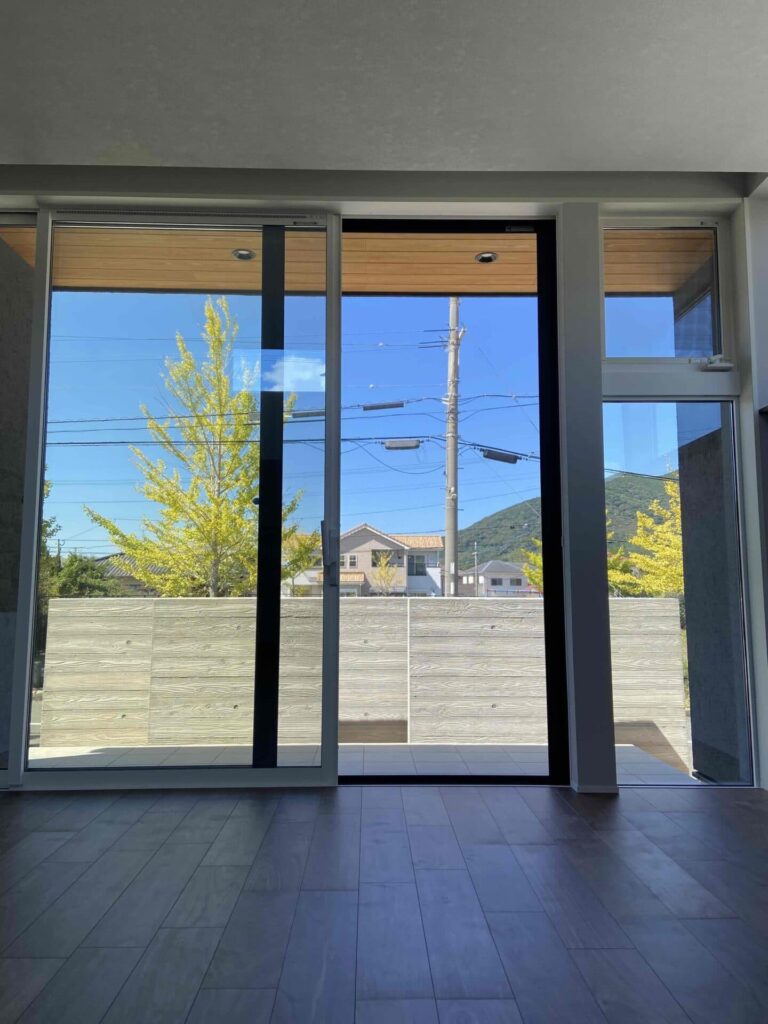 大開口の掃き出し窓